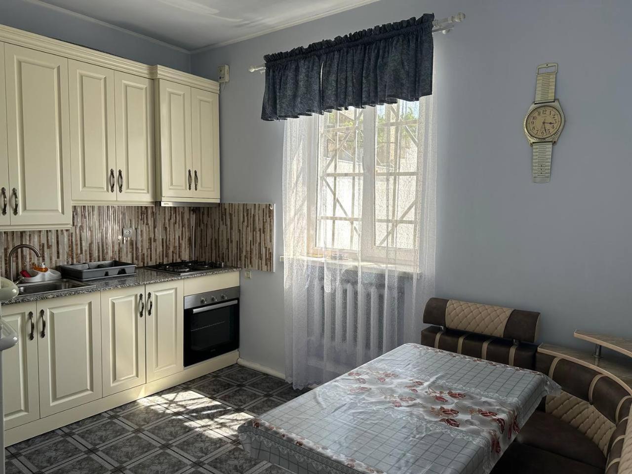 Your Getaway Home Jerevan Buitenkant foto